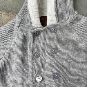 LÉON (purchased at Spring Flowers in NYC) light grey and white hooded sweater!